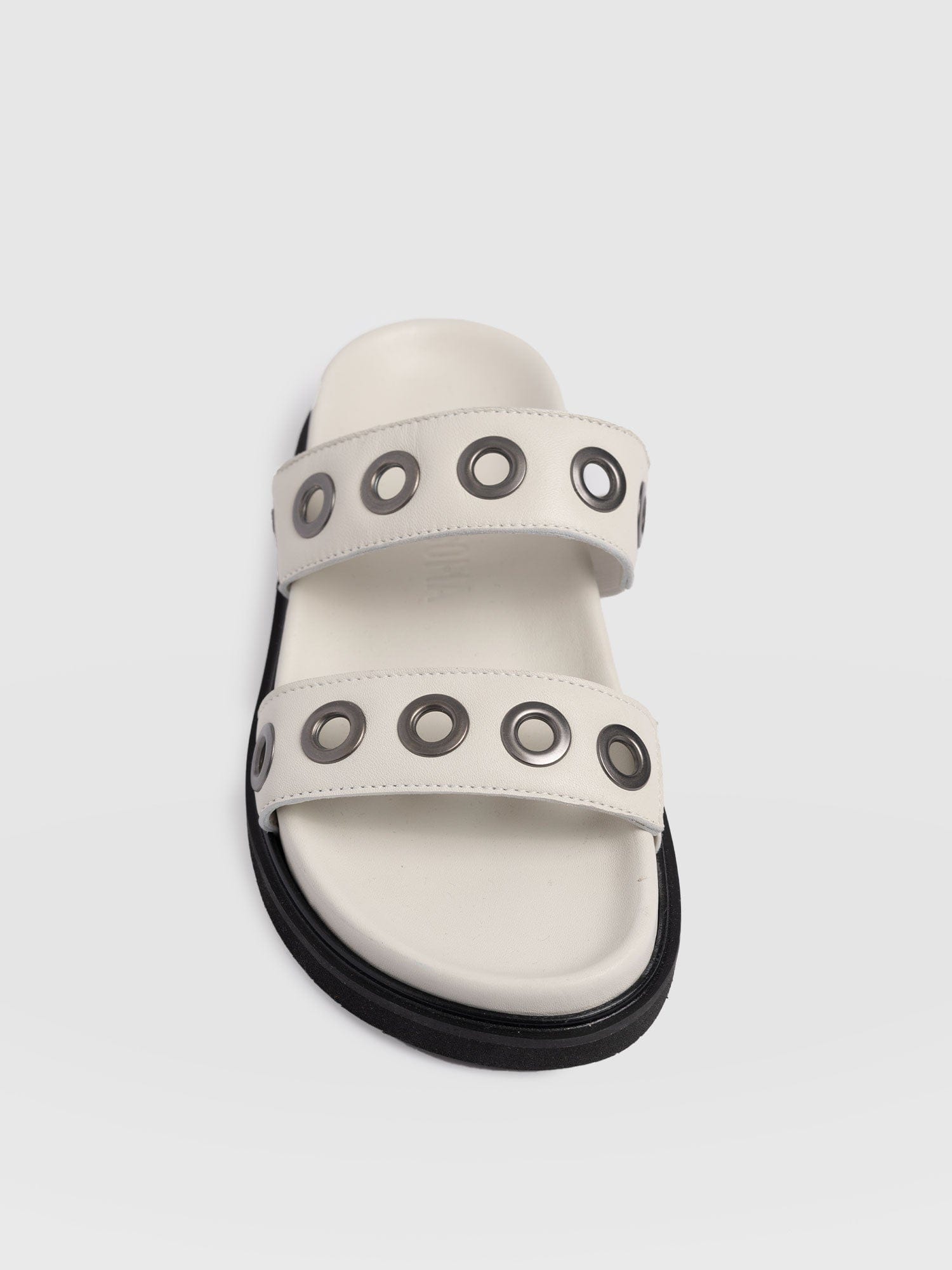 Madison Eyelet Slides - Cream - Women's Shoes | Saint + Sofia® EU